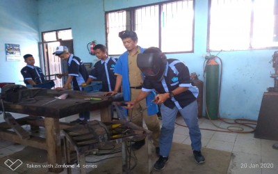 TEKNIK KENDARAAN RINGAN (TKR)